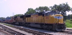 UP 4132 leads a CSX intermodal train northbound
